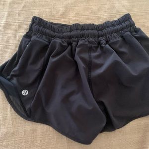 SIZE 0 LULULEMON HOTTY HOT SHORTS 2.5 in INSEAM